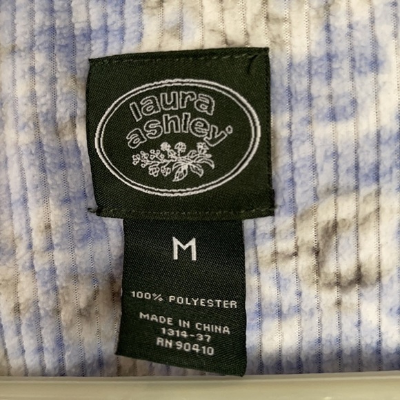 Laura Ashley top size M🔥 - Picture 2 of 3